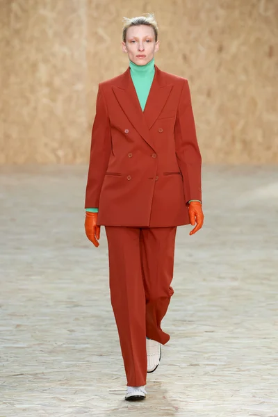 Look 27